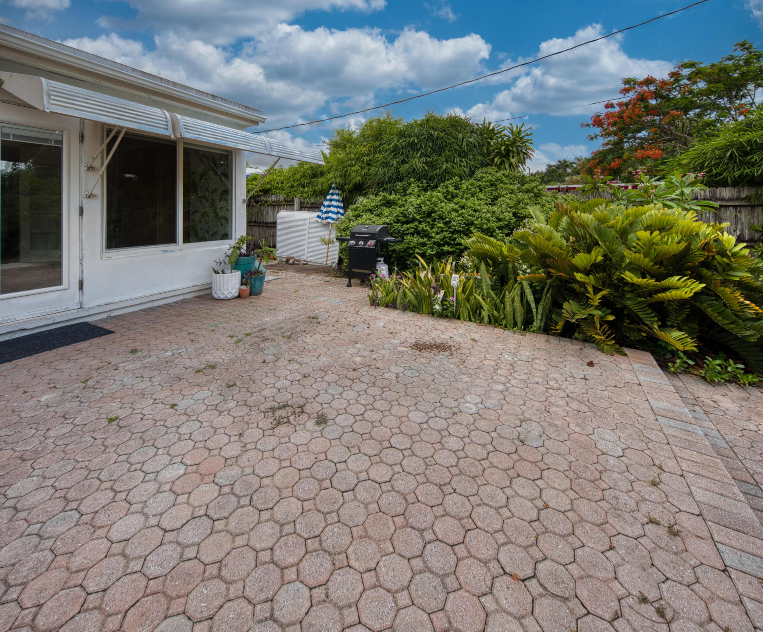 LAKE WORTH TOWN OF - Residential Lease