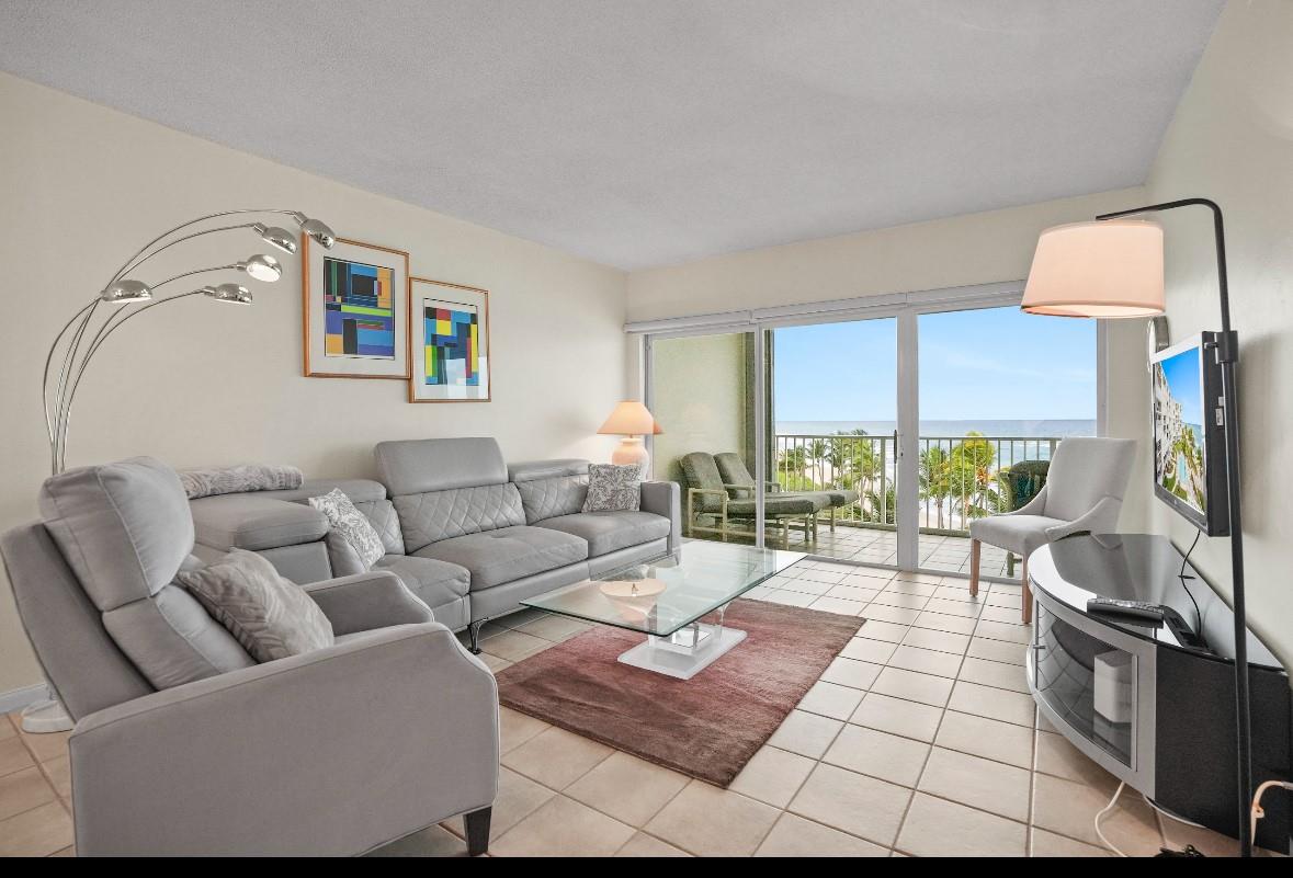 PENTHOUSE TOWERS CONDO - Residential Lease