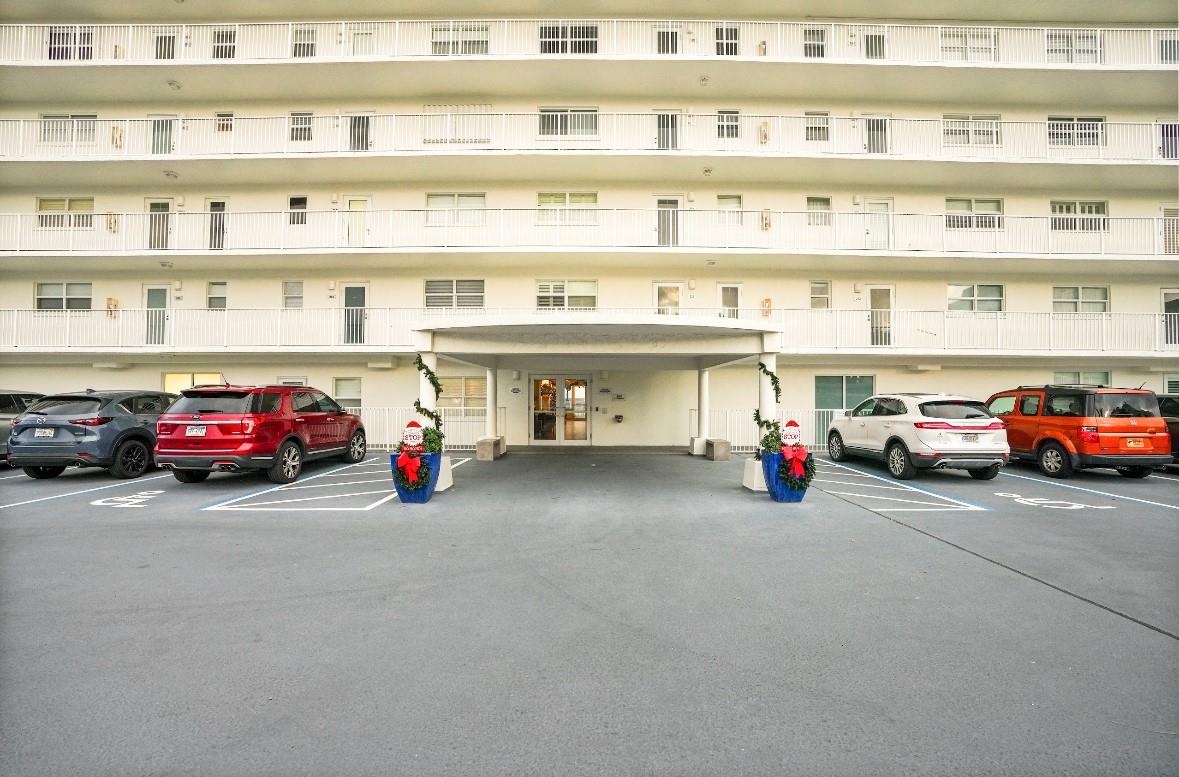 PENTHOUSE TOWERS CONDO - Residential Lease