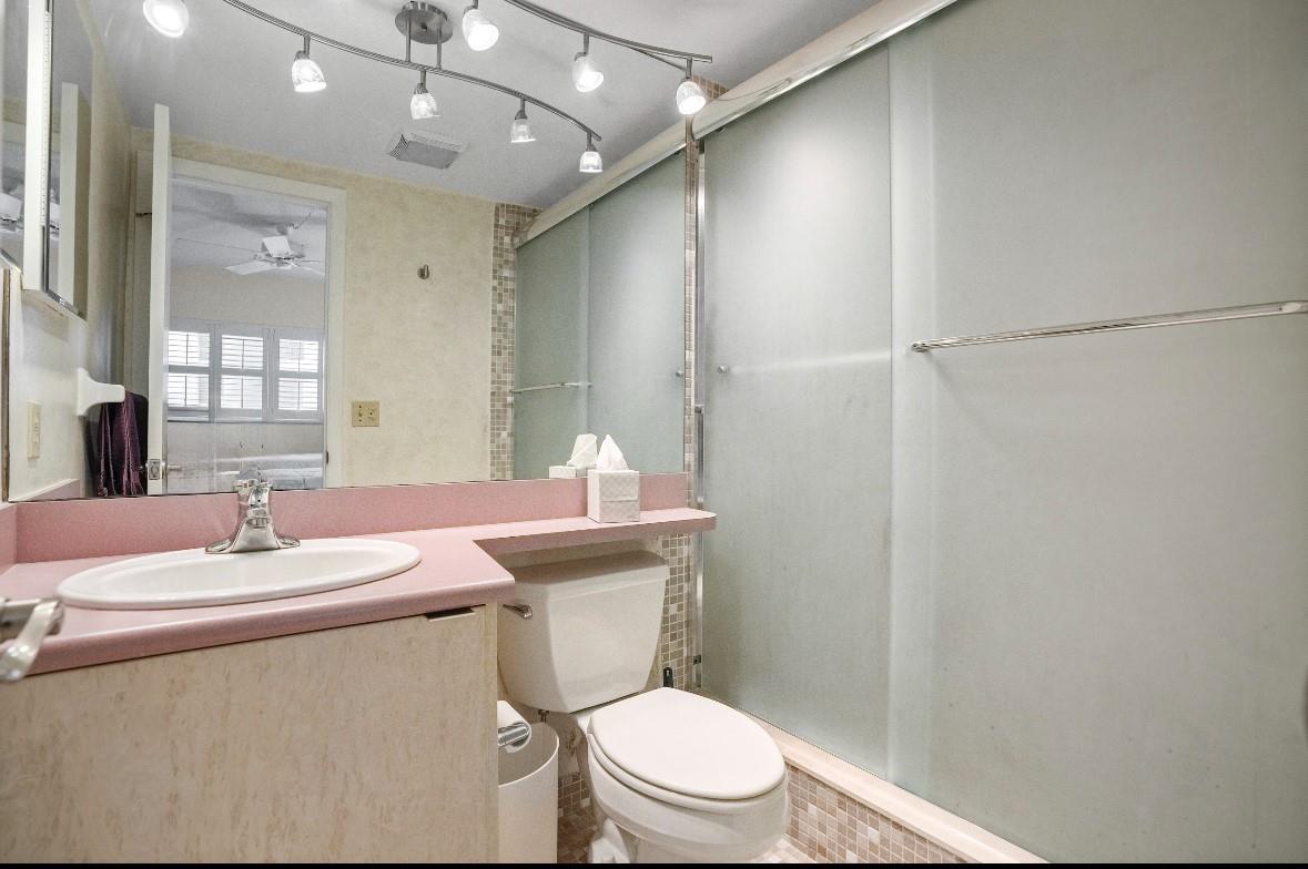 PENTHOUSE TOWERS CONDO - Residential Lease