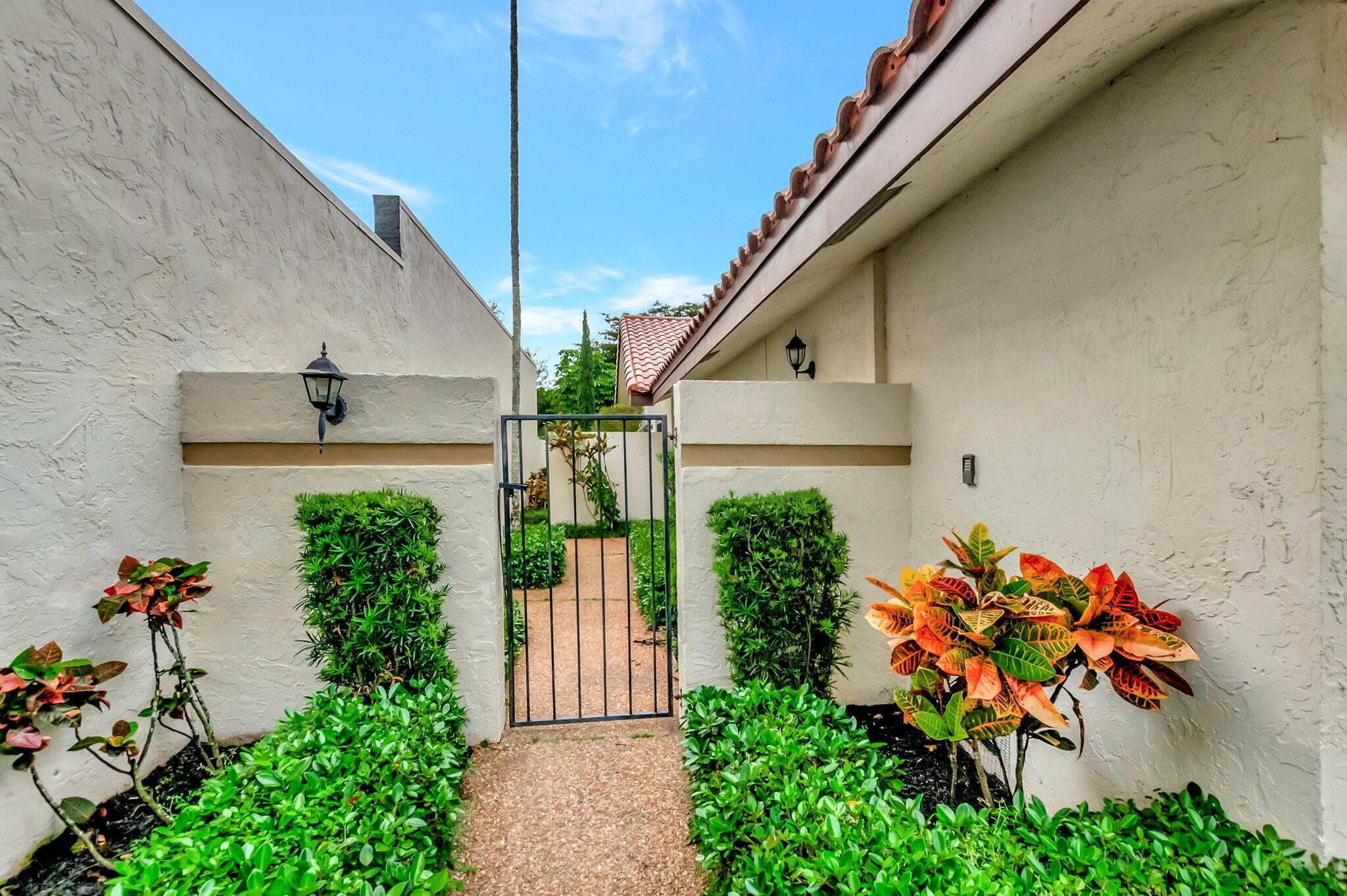 6740 Lago Vista Terrace