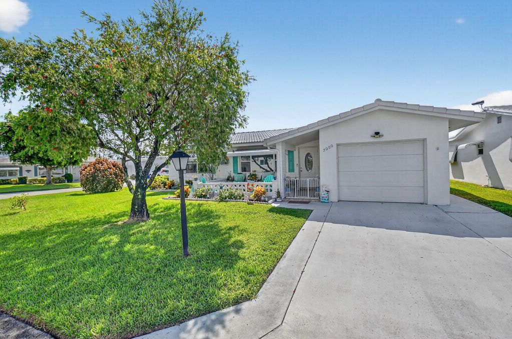 Photo of 2000 SW 20th Place, Boynton Beach, FL 33426 (MLS # R11119255)