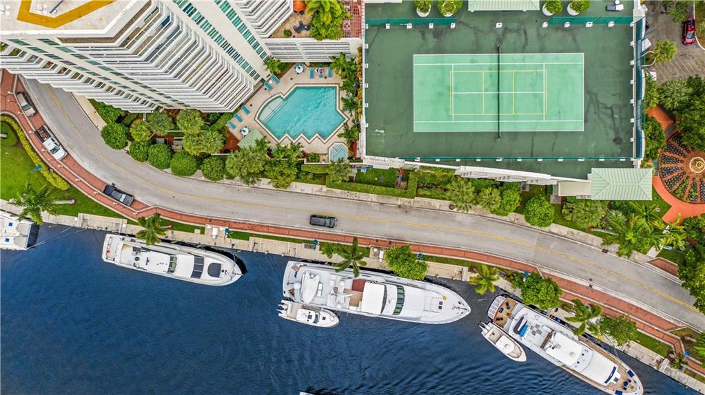 ESPLANADE ON THE RIVER - Residential