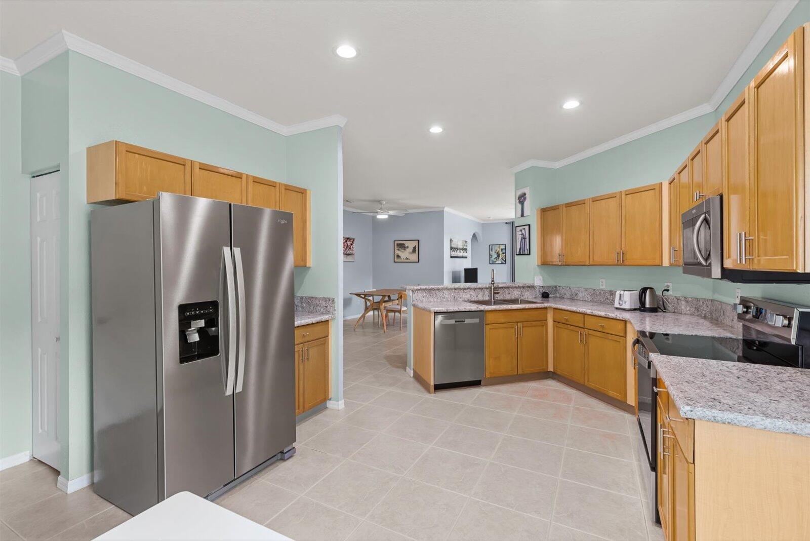 LAKEFOREST POINTE - Residential