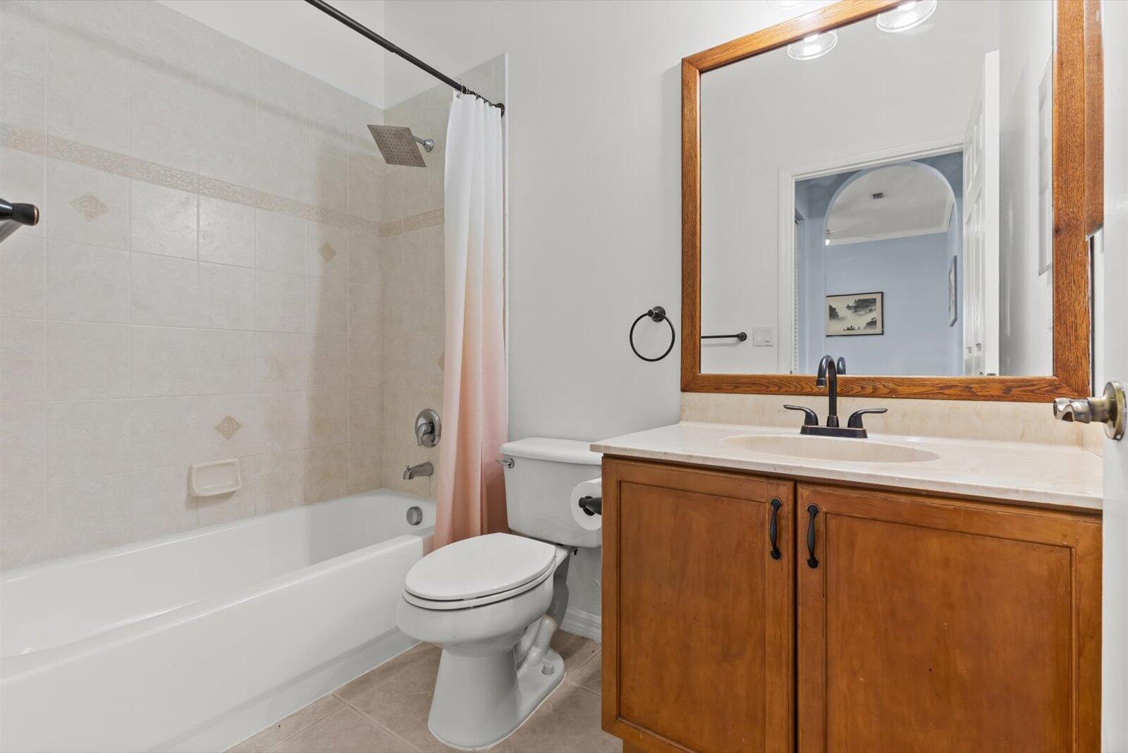 LAKEFOREST POINTE - Residential