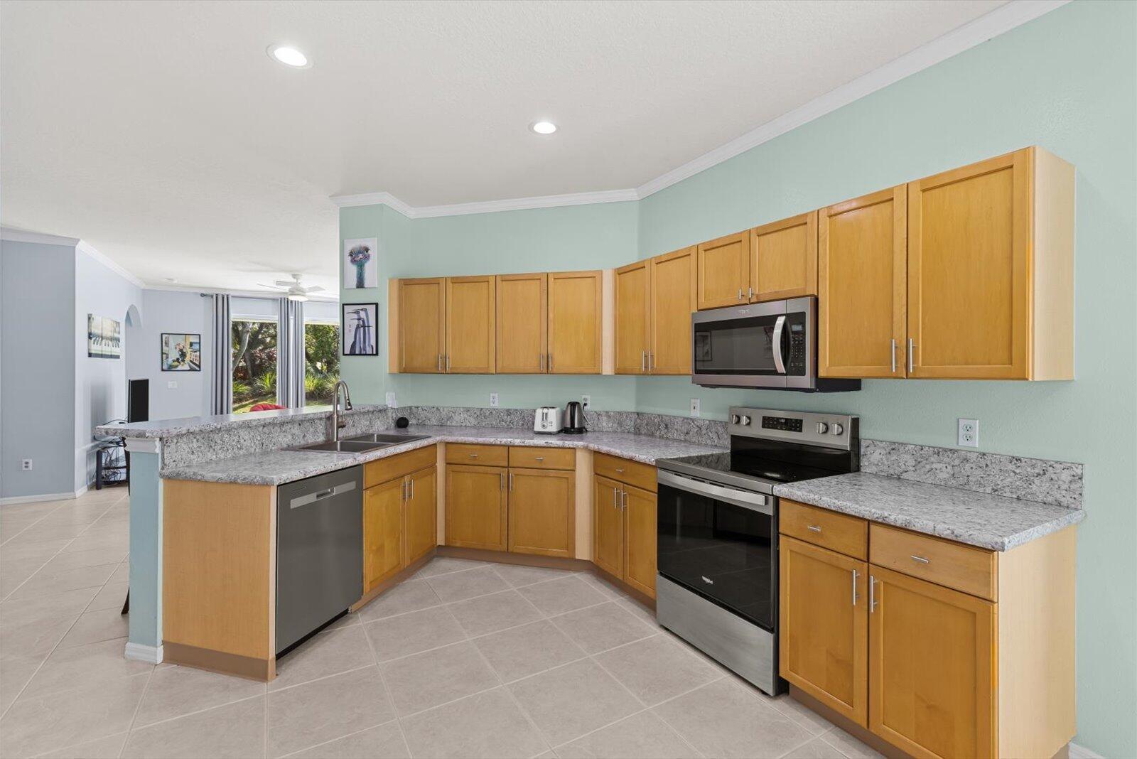 LAKEFOREST POINTE - Residential