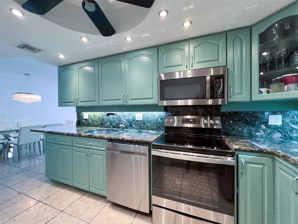 Pompano Beach Club North - Residential Lease