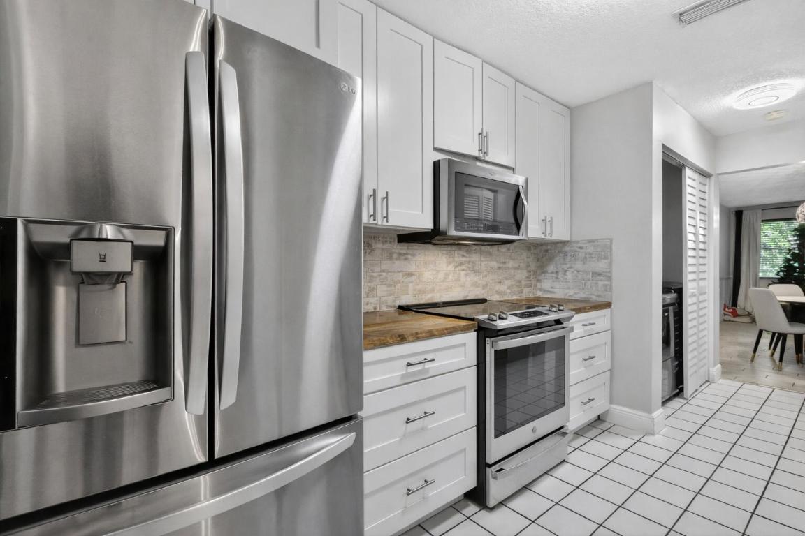 SAG HARBOR TRACE - Residential