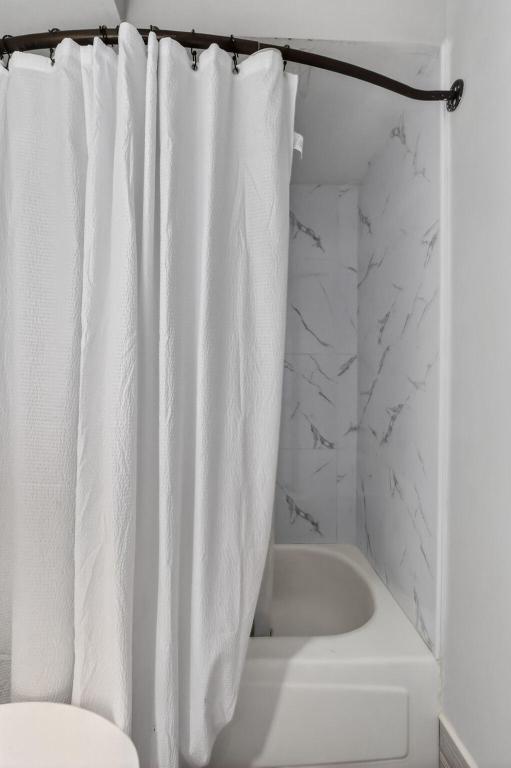 SAG HARBOR TRACE - Residential