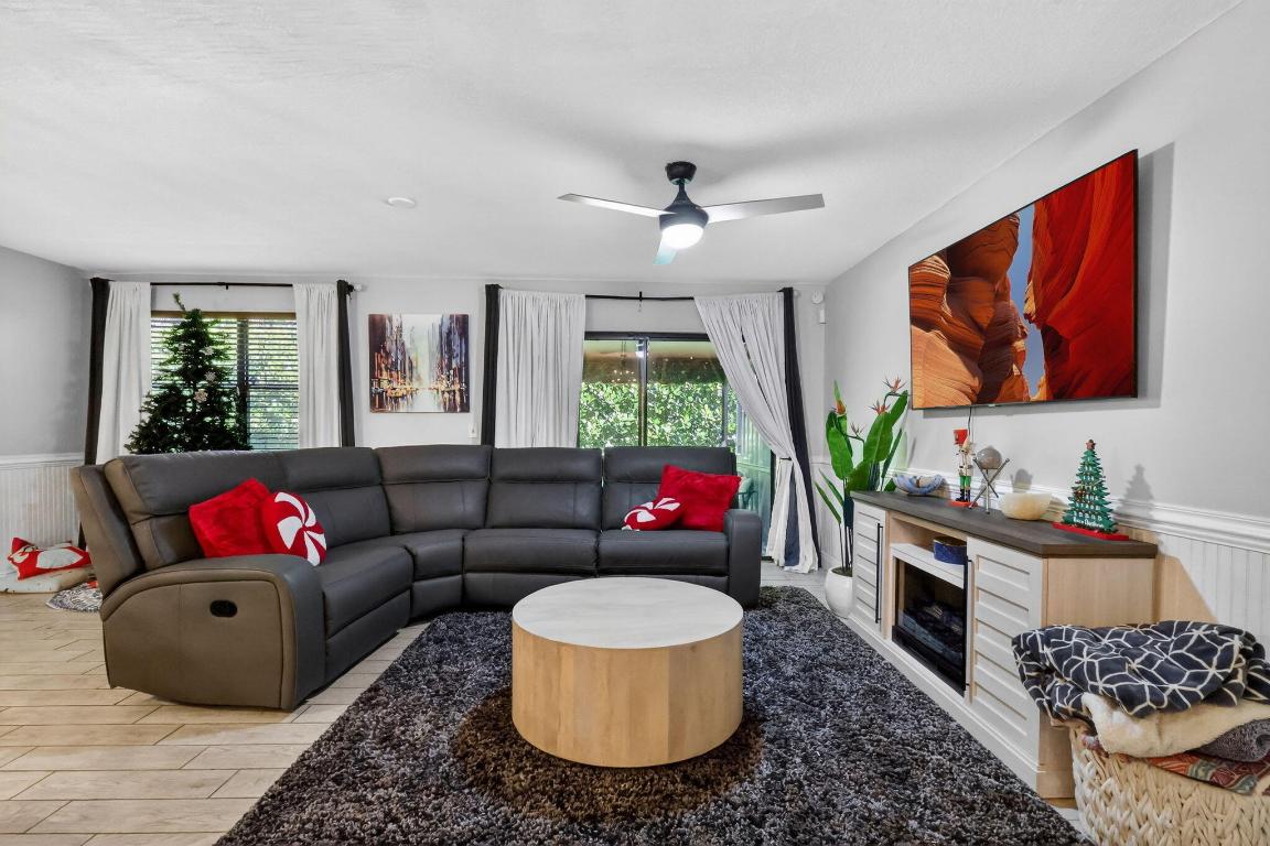 SAG HARBOR TRACE - Residential