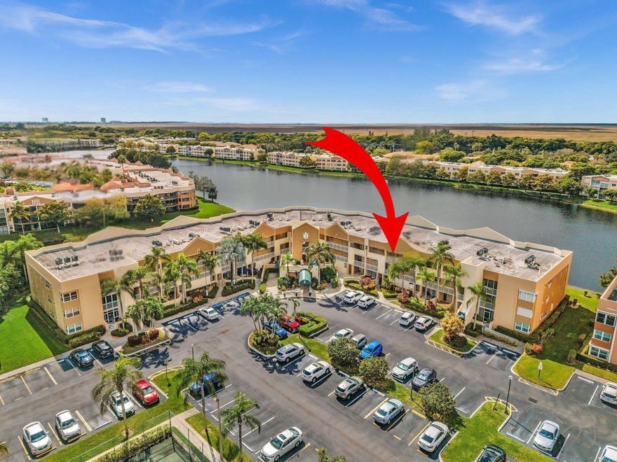 *Rare Find** GORGEOUS OPEN WIDE WATER VIEW* Three bedrooms, two bathrooms in the unique building J at Granville. This lovely home features a stunning waterfront. Tile and carpet flooring throughout the entire house. Large open kitchen overlooking your living/dining room, patio & water view. Lots of Light. Gorgeous open layout & a magnificent split floorplan. Enjoy the water view from your master bedroom. The master suite offers spacious walk-in closets, a private laundry room & storage, and a large private screened balcony. Guard at the gate. Great amenities include indoor & outdoor, a Pool, a Sauna, a Clubhouse, a Theater, a Billiard Room, Free transportation buses, a gym, & more.