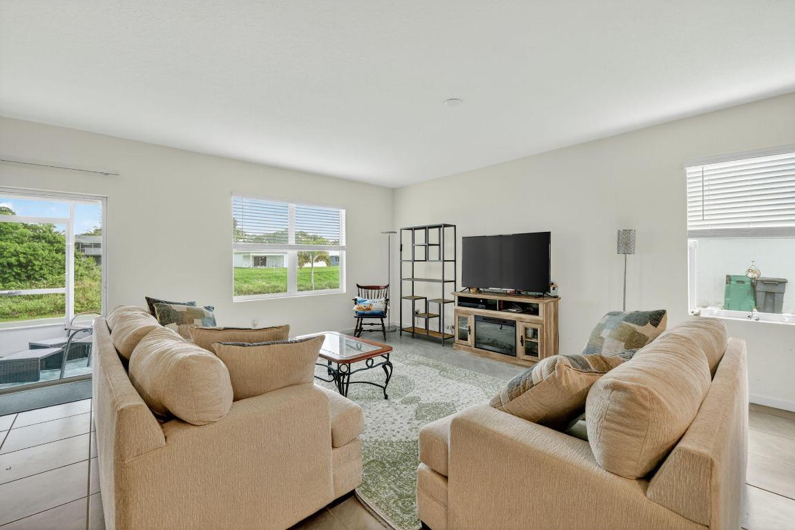 PORT ST LUCIE SECTION 13 - Residential