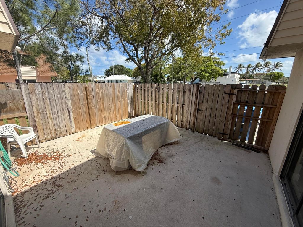 Photo of 717 W Ocean Avenue, Lantana, FL 33462 (MLS # B26014002)