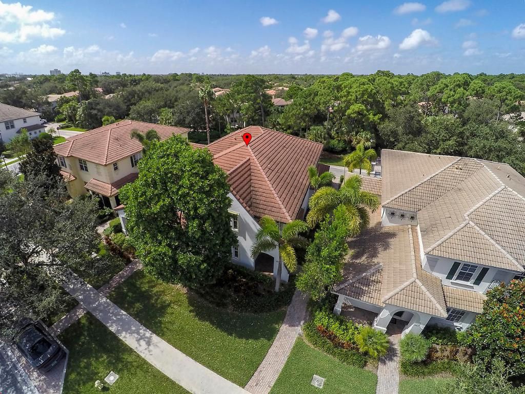 Photo of 199 Evergrene Parkway #17-B, Palm Beach Gardens, FL 33410 (MLS # R10988121)