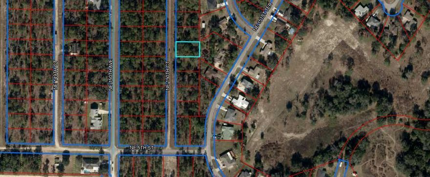 Vacant residential lot of 0.23 acres to build your dream home in Williston Highlands Golf and Country Club Estates.  Homes only area that is a great area to raise the family. About 10 minutes south of Williston and 30 minutes to Gainesville or Ocala for shopping, playing, and going to college. Located 20 minutes from Springs and the Rainbow River to cool off on those hot summer days. One hour from Tampa and thirty minutes to the Gulf of Mexico.