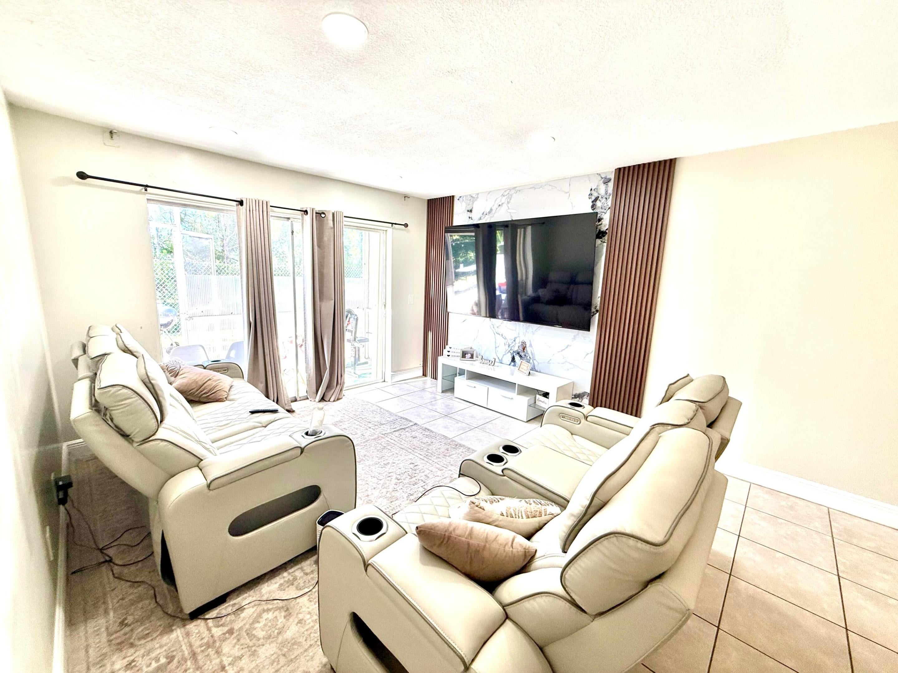 1421 NW 45th Street 2