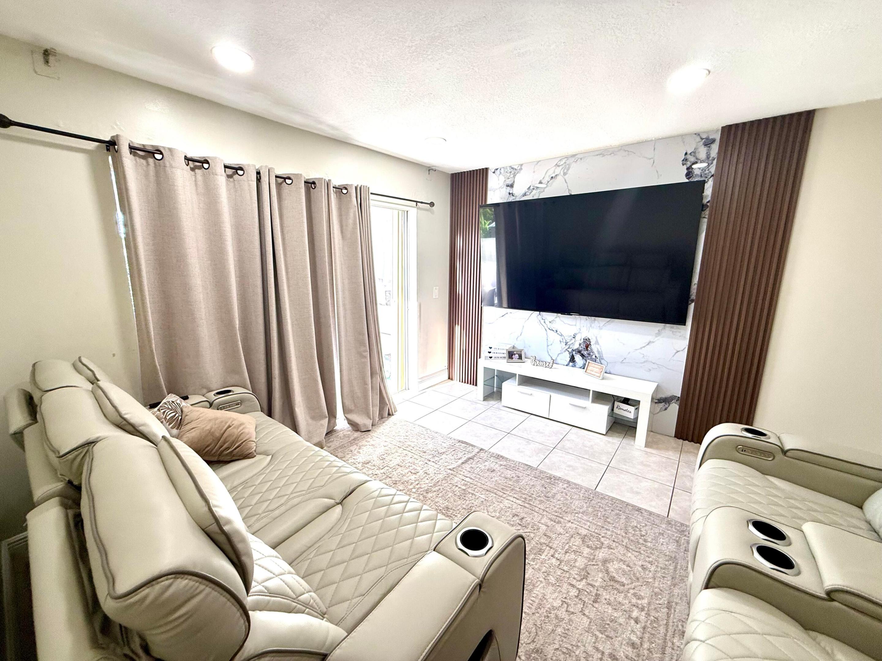 1421 NW 45th Street 2