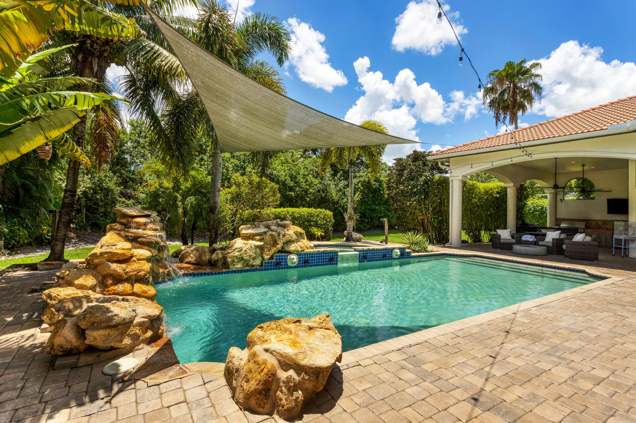 DELRAY LAKES ESTATES - Residential