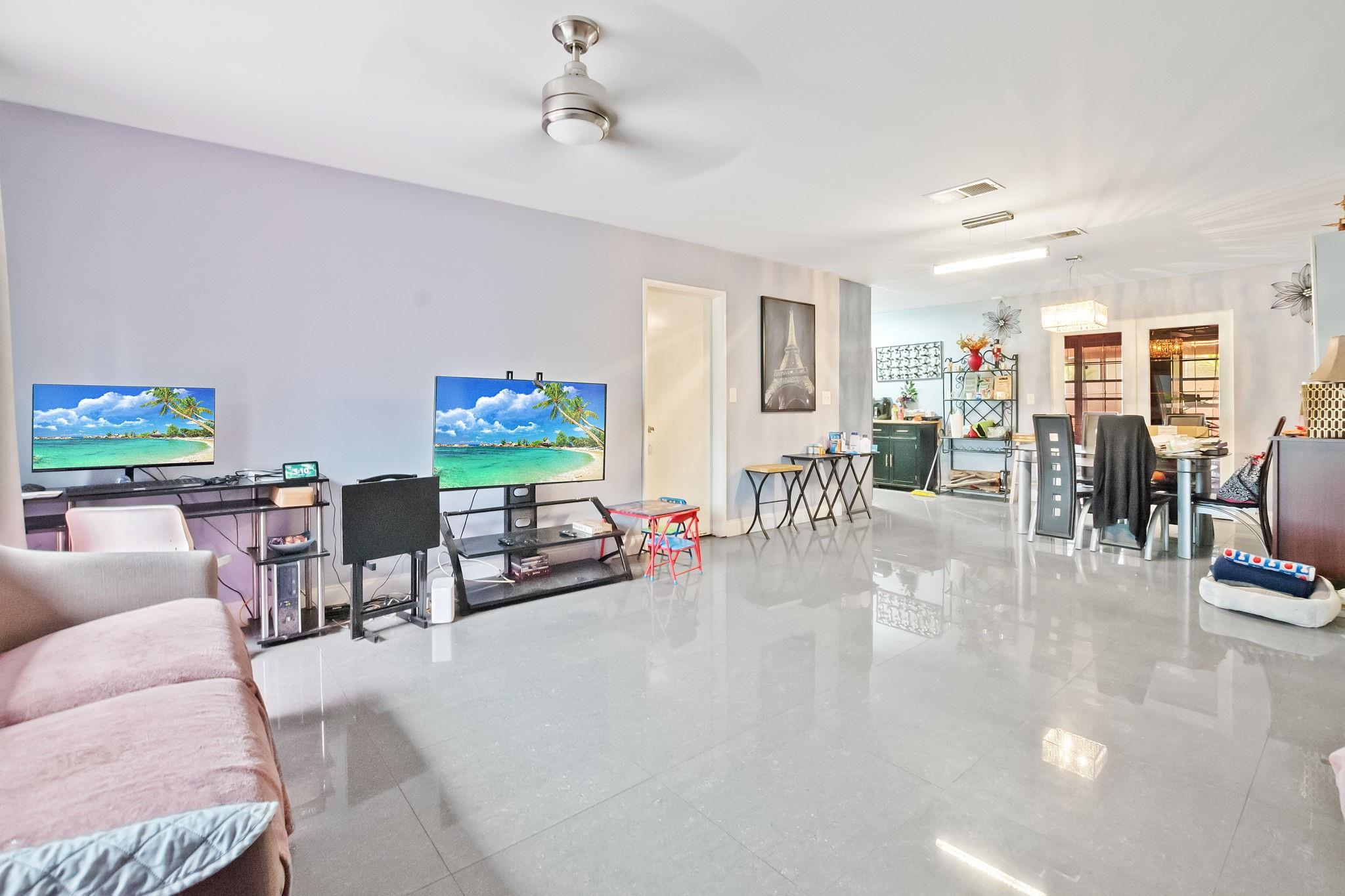 2181 N 56th Ter