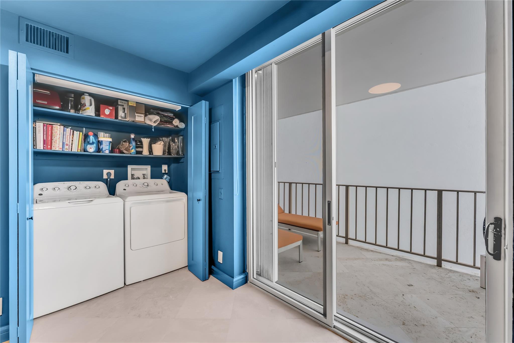 Americas on the Park Cond - Residential