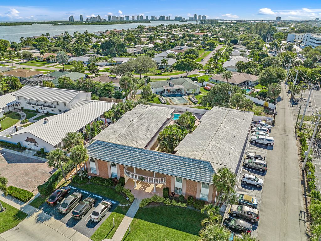 Photo of 148 Yacht Club Drive #12, North Palm Beach, FL 33408 (MLS # R11103370)