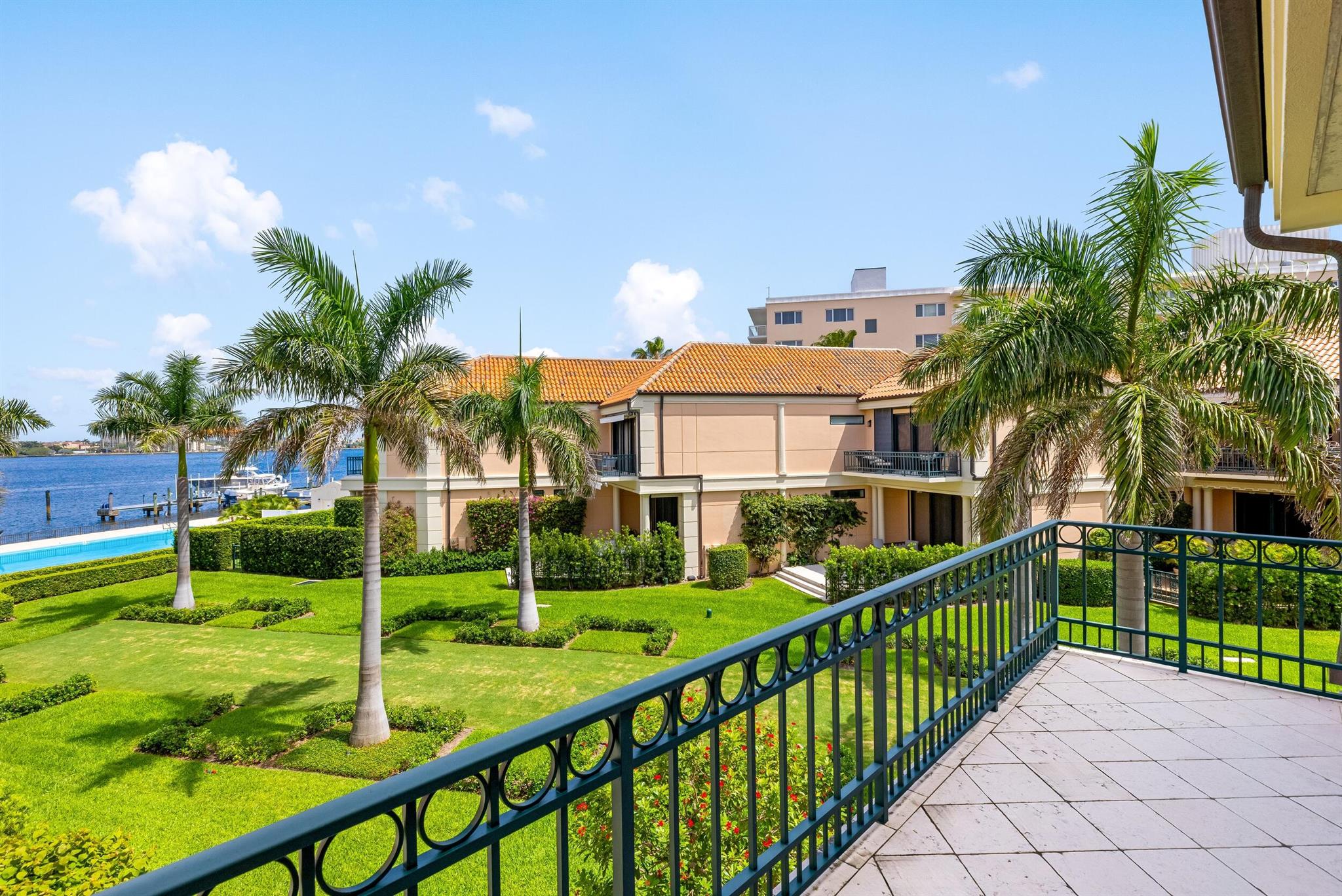 VILLA PLATI TOWNHOMES - Residential
