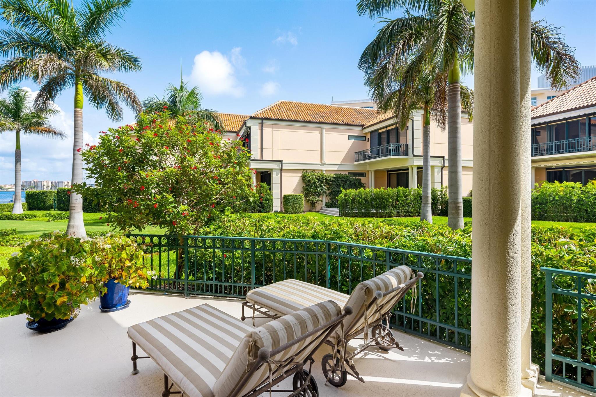 VILLA PLATI TOWNHOMES - Residential
