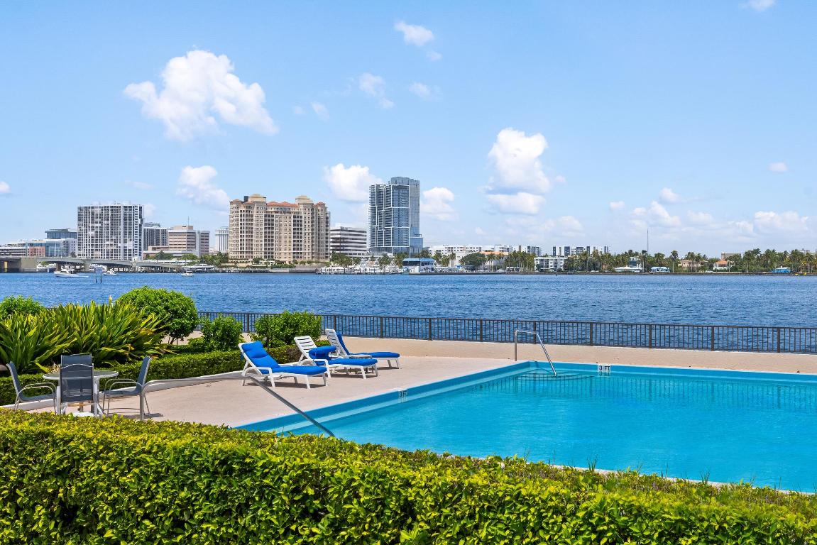 VILLA PLATI TOWNHOMES - Residential