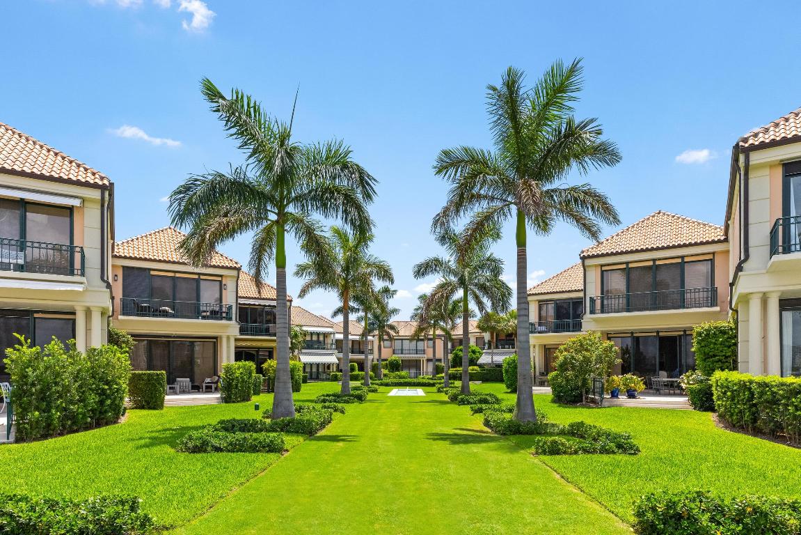 VILLA PLATI TOWNHOMES - Residential