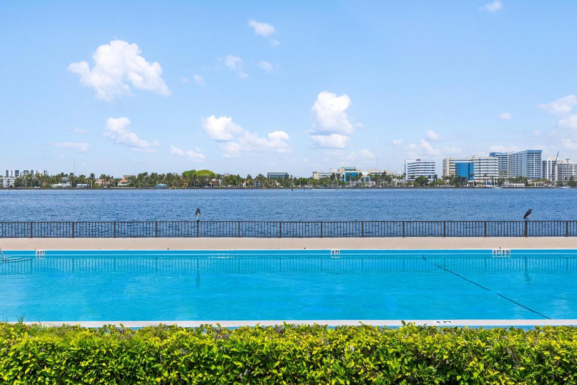 VILLA PLATI TOWNHOMES - Residential