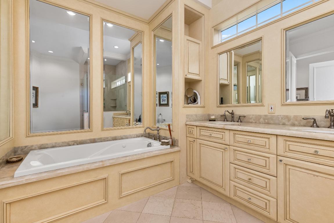 VILLA PLATI TOWNHOMES - Residential