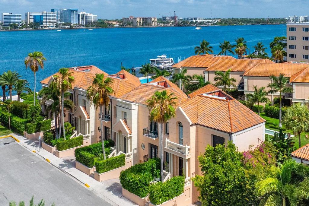 Photo of 307 Everglade Avenue, Palm Beach, FL 33480 (MLS # R11126966)