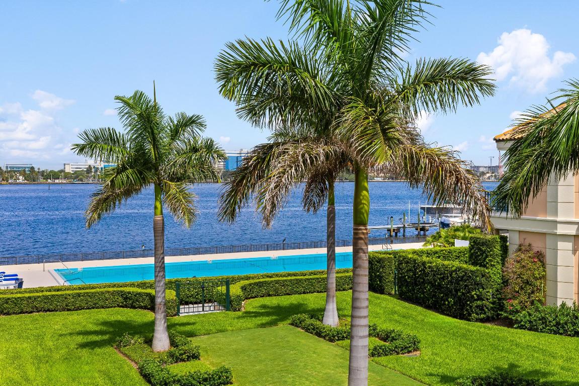 VILLA PLATI TOWNHOMES - Residential