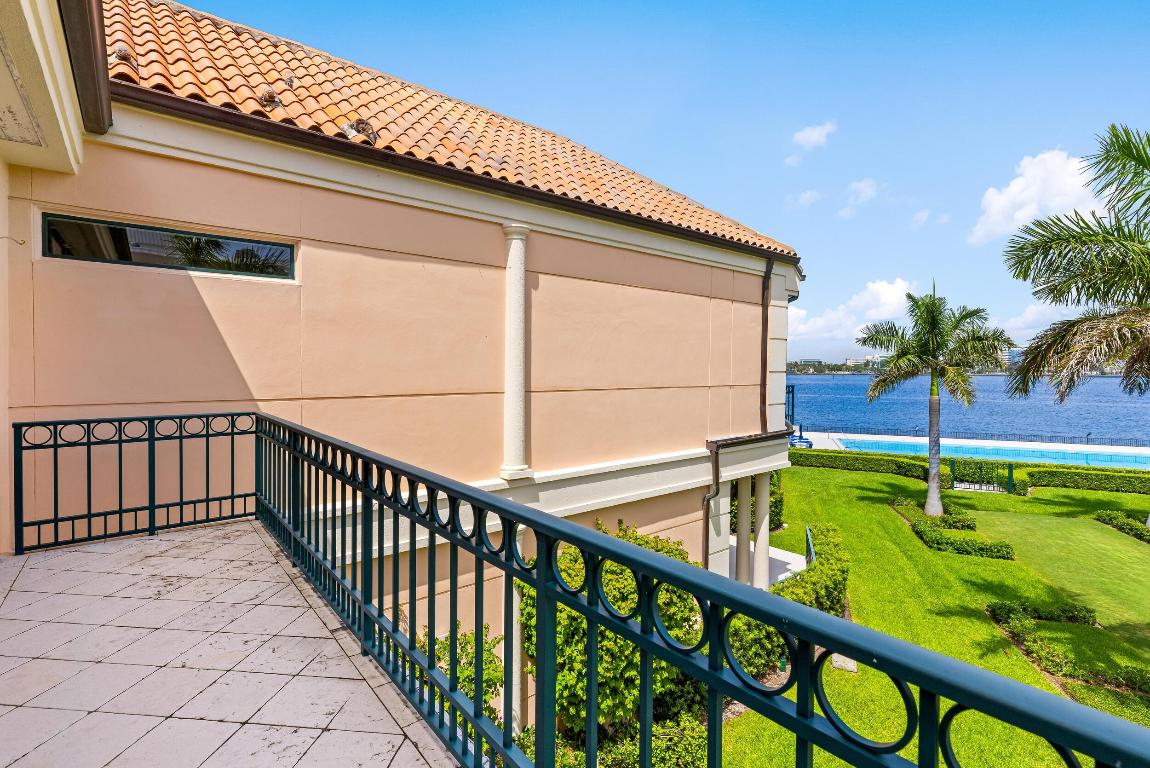 VILLA PLATI TOWNHOMES - Residential