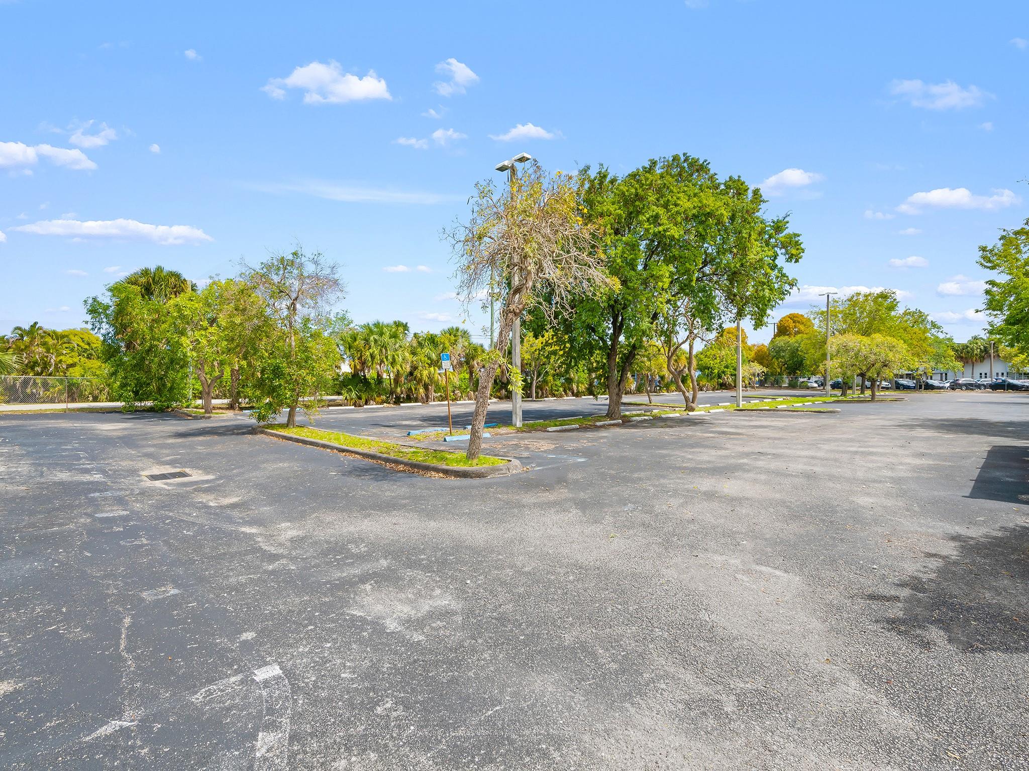 2880 W Cypress Creek Rd