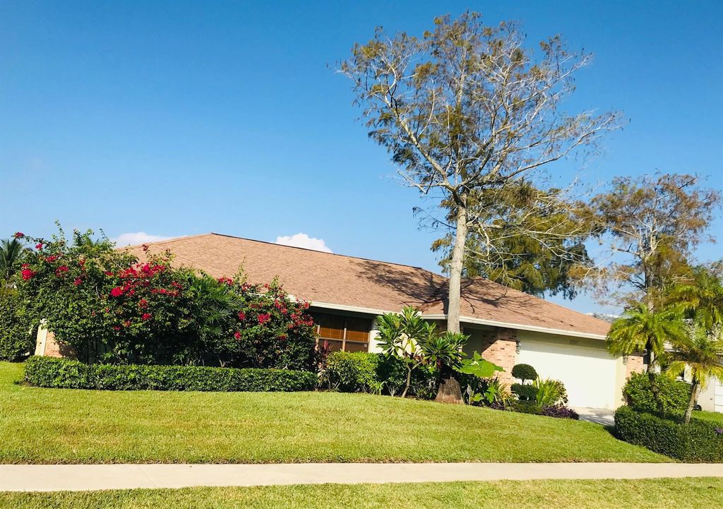 Photo of 1727 Primrose Lane, Wellington, FL 33414 (MLS # R10935955)