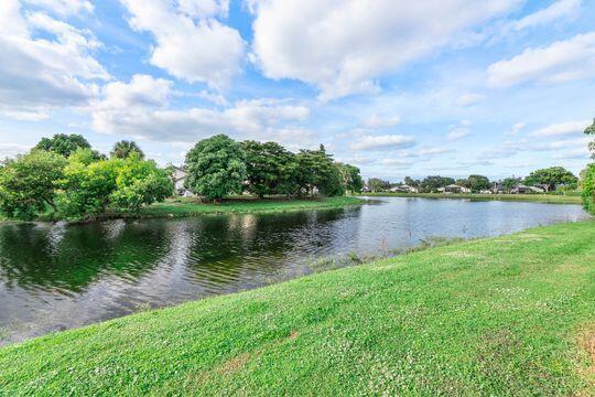 LAKESIDE GREEN 1 - Residential