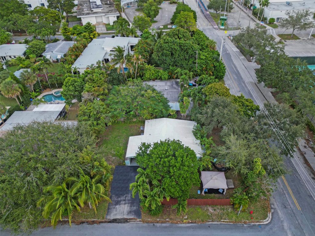 Photo of 1400 NE 17th Terrace, Fort Lauderdale, FL 33304 (MLS # F10477982)