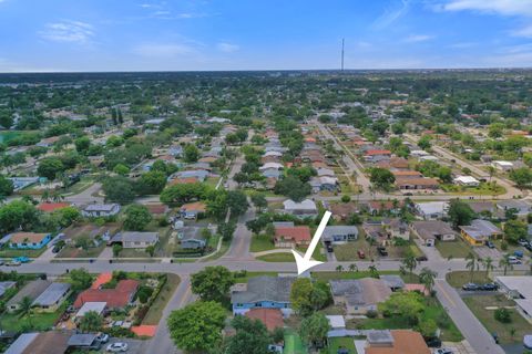 Tiny photo for 1650 NW 27th Avenue #1650, Fort Lauderdale, FL 33311 (MLS # B26048587)