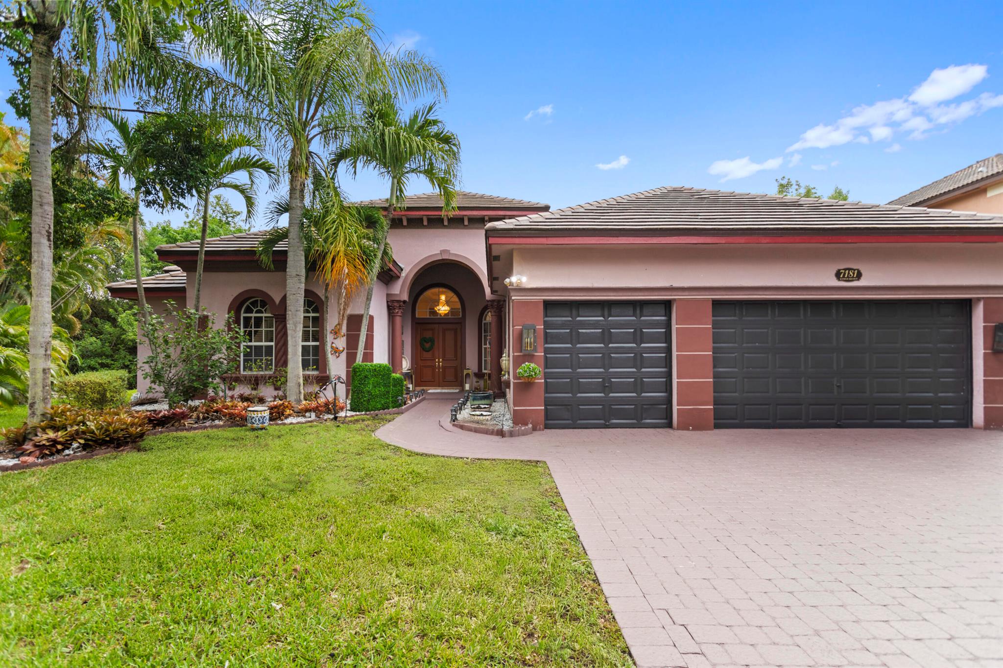 BRING ALL OFFERS!!! MOTIVATED SELLERS!!! WALKING DISTANCE TO CHABAD!!! Stunning 4BR/5BA home in the highly sought-after guard-gated community of Ternbridge Estates in Parkland. This spacious residence features an open layout with high ceilings, abundant natural light, and a new roof (2023). Each bedroom includes its own en-suite bathroom for added privacy. The gourmet kitchen opens to the family room and overlooks a lush backyard with a private pool, perfect for entertaining. Enjoy tropical landscaping, a large patio, and a true indoor-outdoor lifestyle. Located near top-rated schools, parks, and all that Parkland has to offer. Don't miss this rare opportunity!