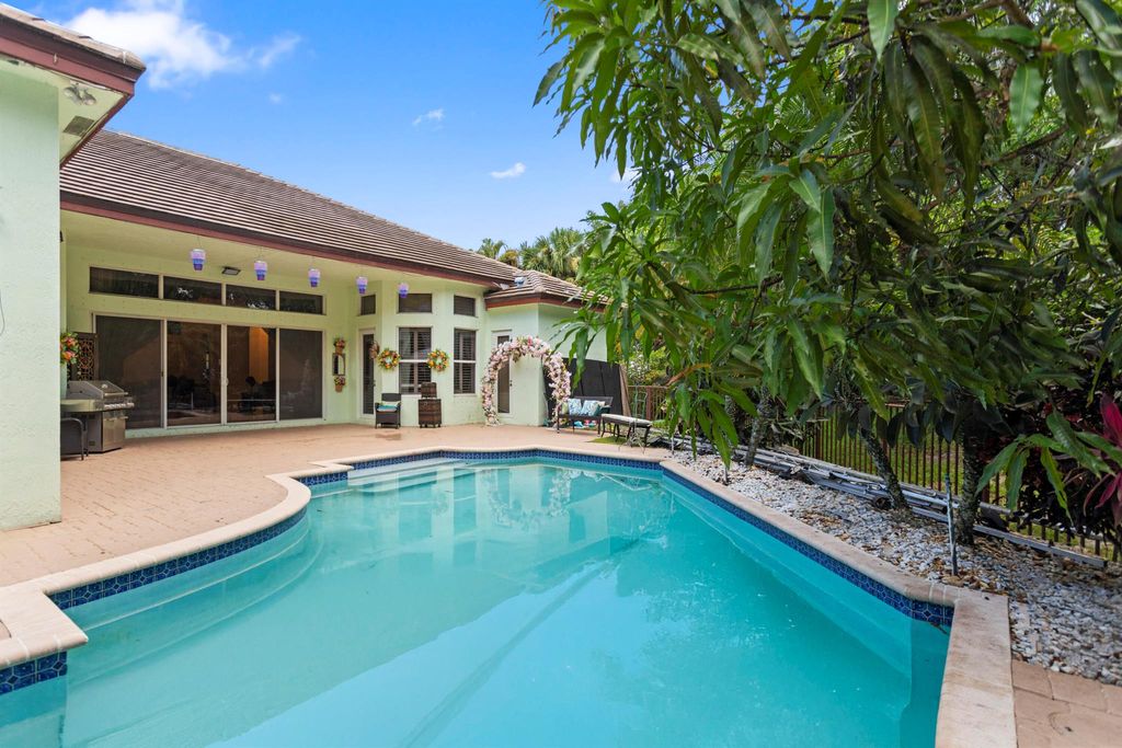 Photo of 7181 NW 71st Terrace, Parkland, FL 33067 (MLS # R11109834)