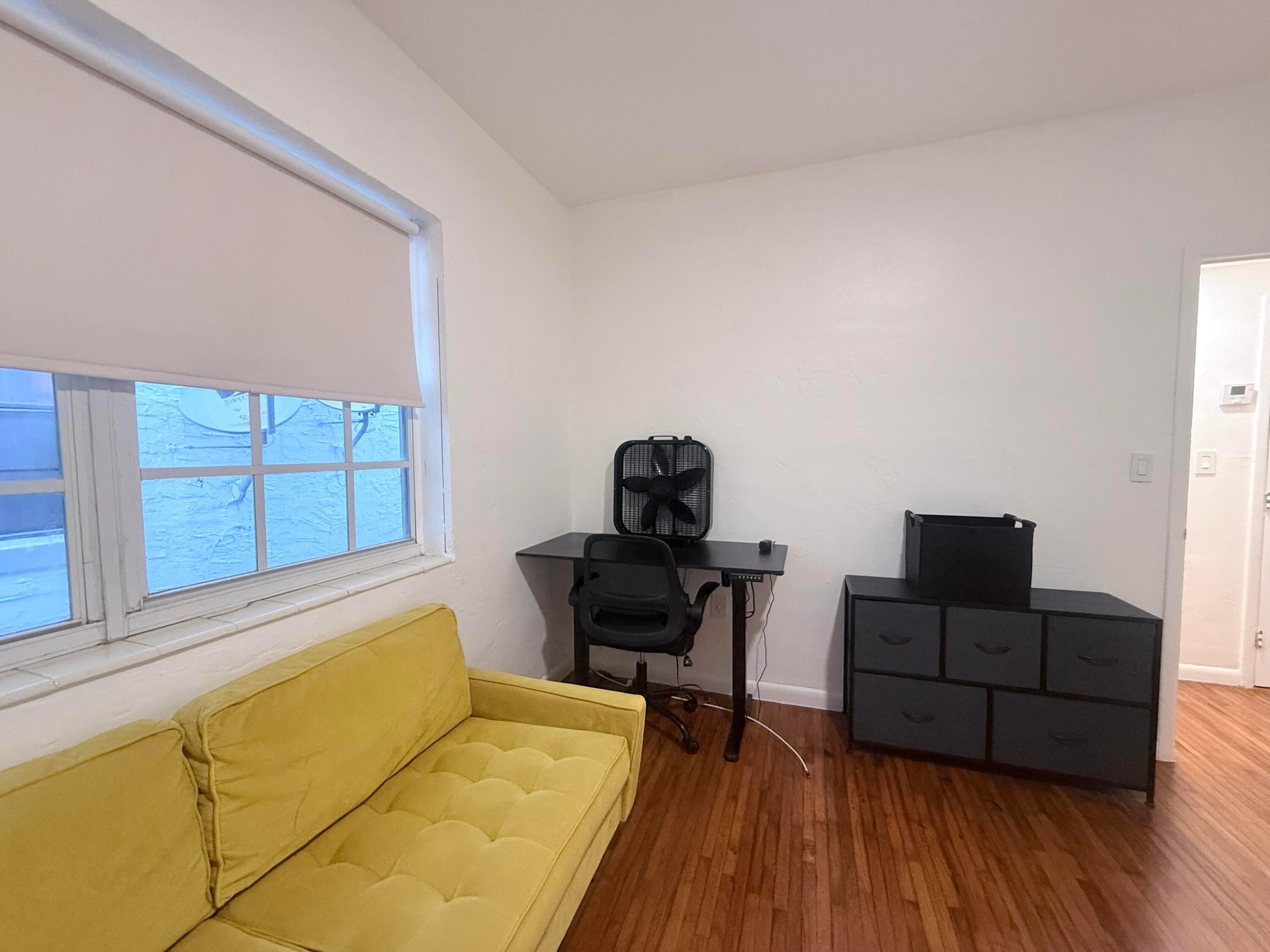 1551 MICHIGAN Avenue 10