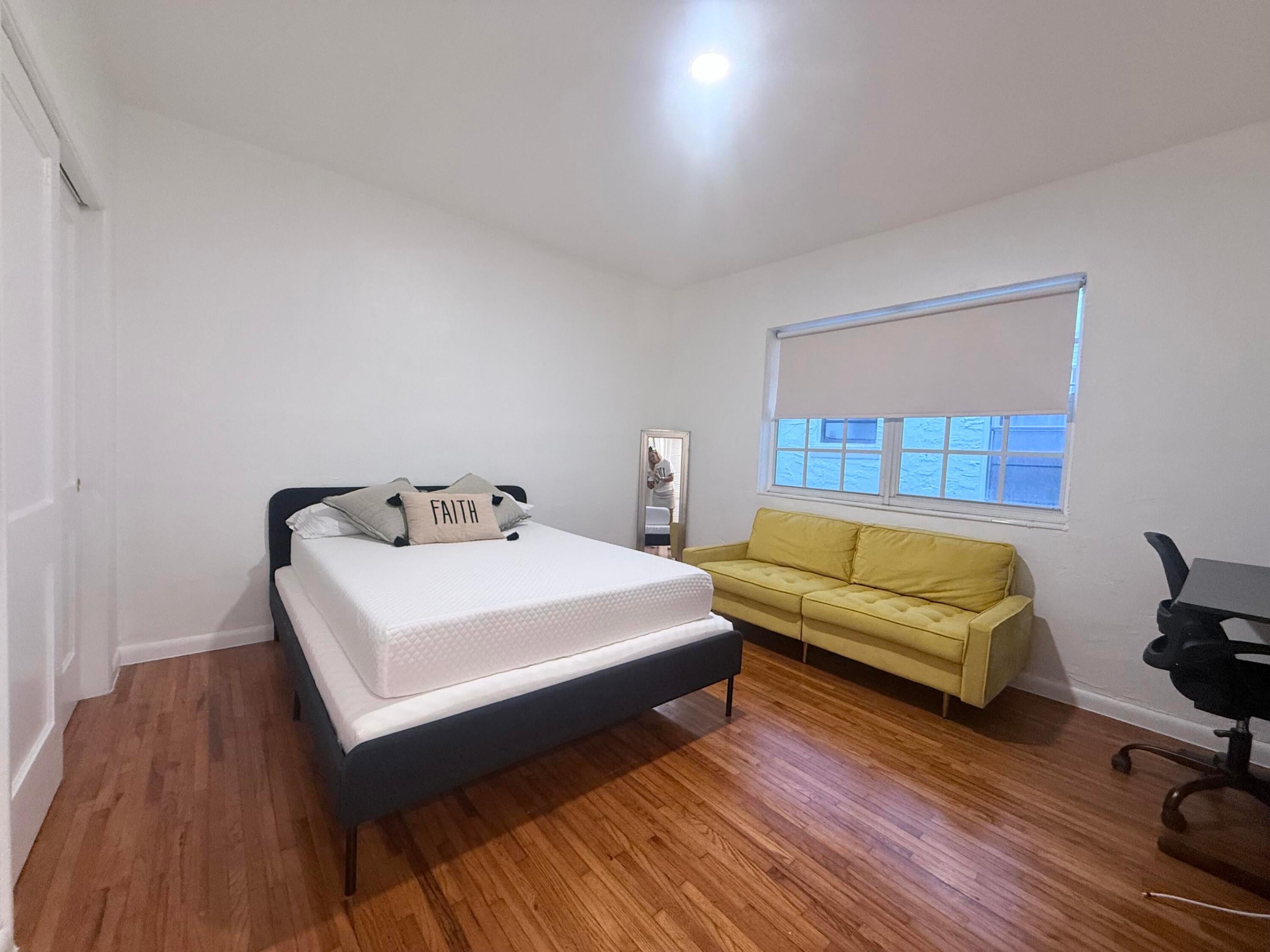 1551 MICHIGAN Avenue 10