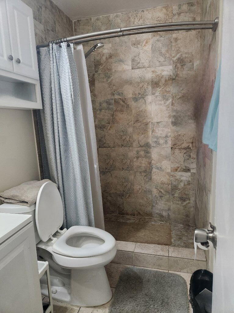 MAINLANDS OF TAMARAC LAKES - Residential Lease