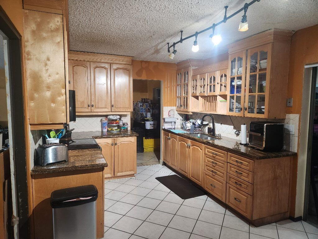 MAINLANDS OF TAMARAC LAKES - Residential Lease