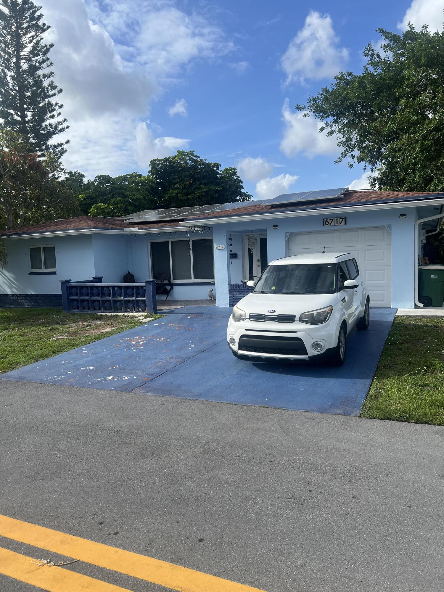 MAINLANDS OF TAMARAC LAKES - Residential Lease