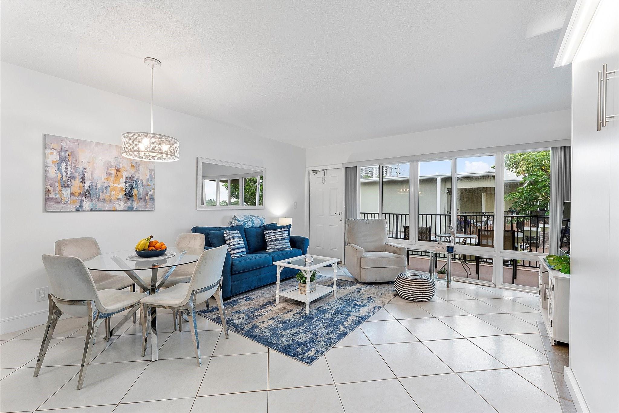 555 N Riverside Dr 25