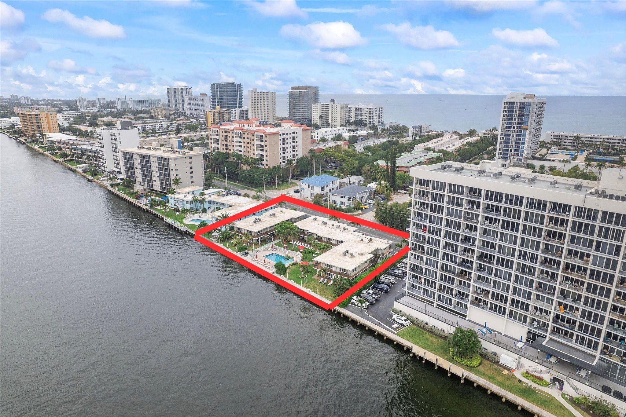 555 N Riverside Dr 25