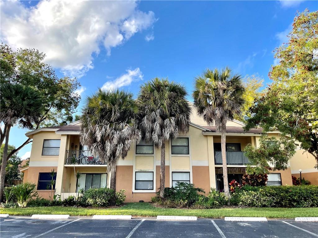 Beautiful 2 bedroom 2 bathroom 3rd floor gem **on water** in Summerbreeze Condo!! Upgraded wood kitchen, granite counter tops, stainless steel appliances, walk-in pantry with washer/dryer, tile and wood flooring throughout, vaulted ceilings, neutral paint throughout, walk-in closets in both bedrooms, perfect split bedroom floor plan, private front door entryway, and huge balcony with storage closet and great water & garden views! All ages welcome, low dues, and pets ok! Investors welcome!! Rent out immediately after closing!