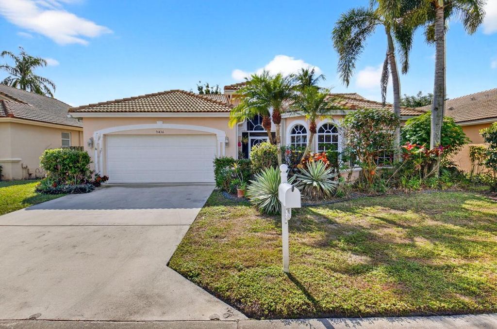 Photo of 9436 Lago Drive, Boynton Beach, FL 33472 (MLS # R11152403)